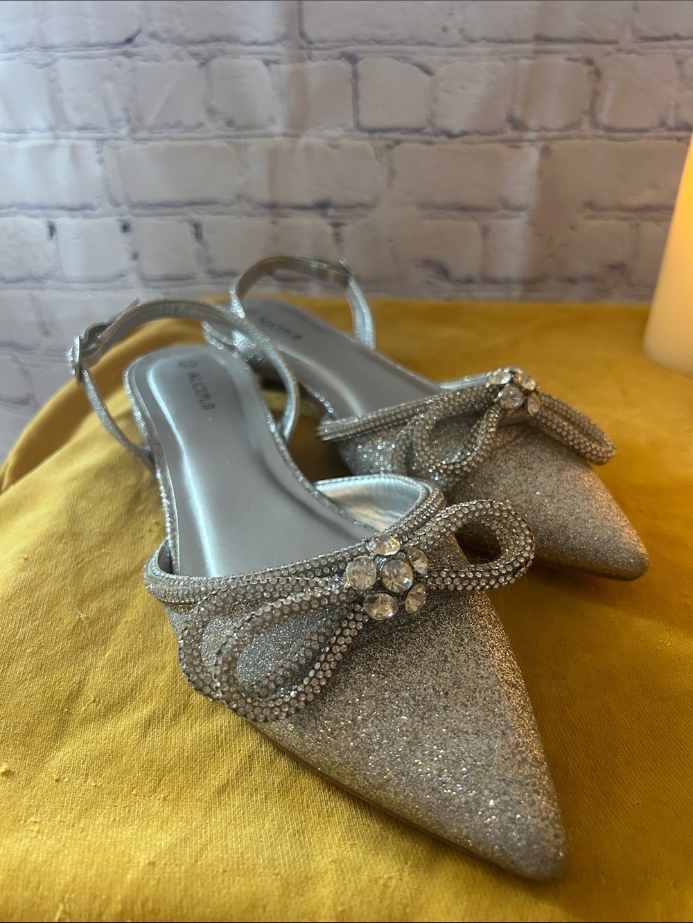 AlicePubSilver Pointed Toe Slingback Flats with Crystal Bow Women’s Size 9.5 - Picture 2 of 4